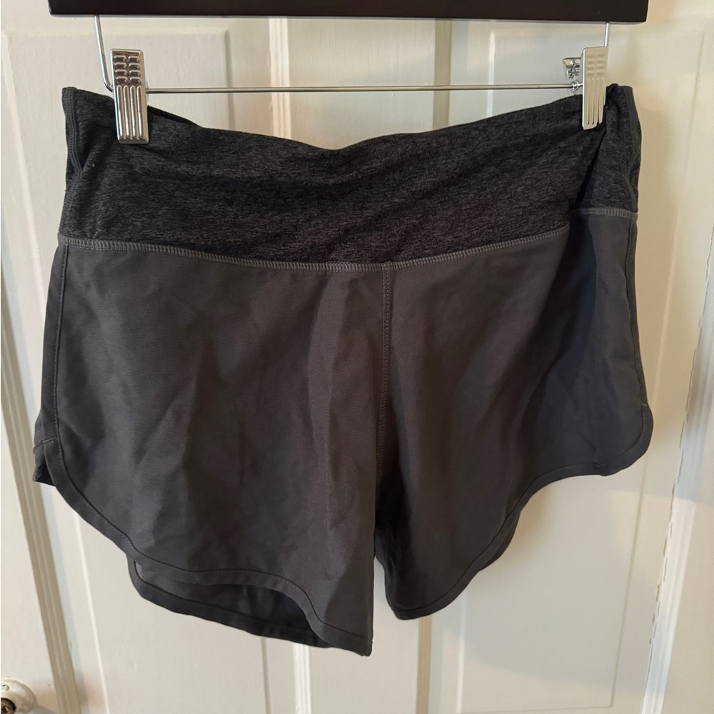 rabbit women’s pocket shorts 4”